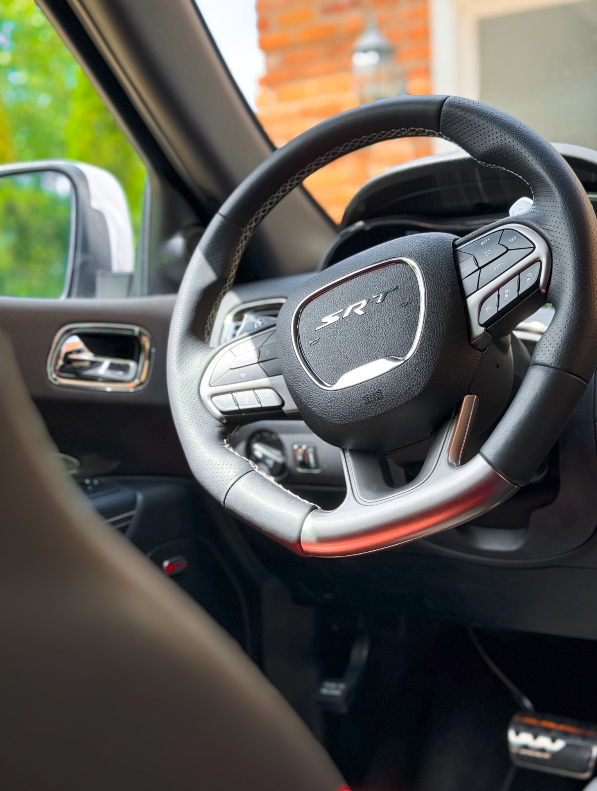 Dodge Durango SRT steering wheel detail